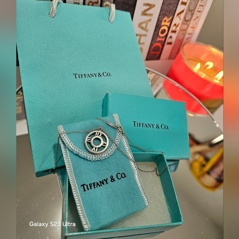 🤍Tiffany & Co. Atlas Open Circle Roman Numeral Pendant 925 Silver Necklace⏰️ - Picture 2 of 16